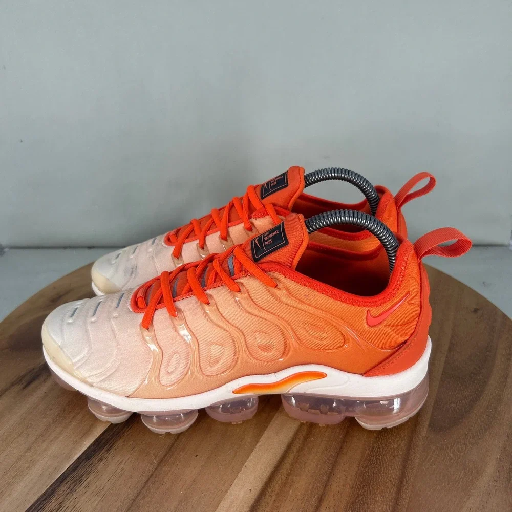 Nike Air Vapormax Plus Womens Orange Fade DQ8588-800 Size 8